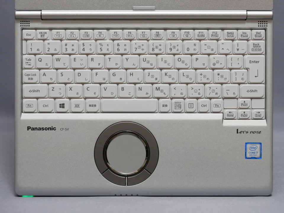 Bàn phím lá phong và chiếu nghỉ tay trên Panasonic Let's Note CF-SV7