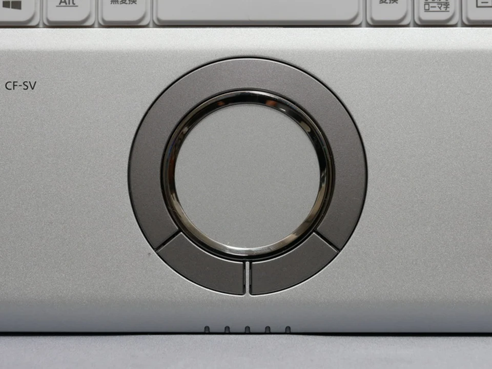 Cận cảnh Trackpad hình tròn Wheel Pad trên Panasonic Let's Note CF-SV7